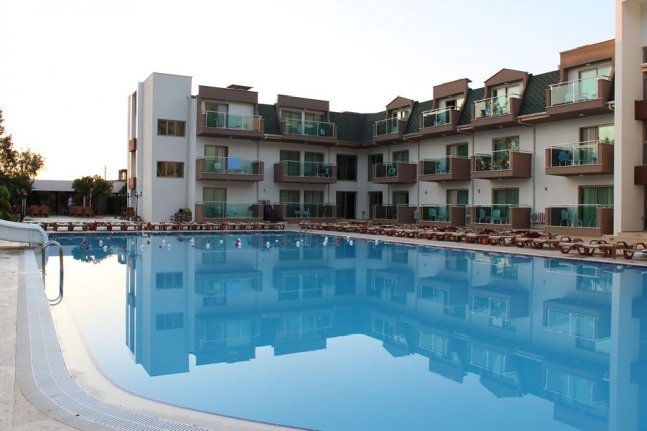 Monna Roza Garden Resort Hotel