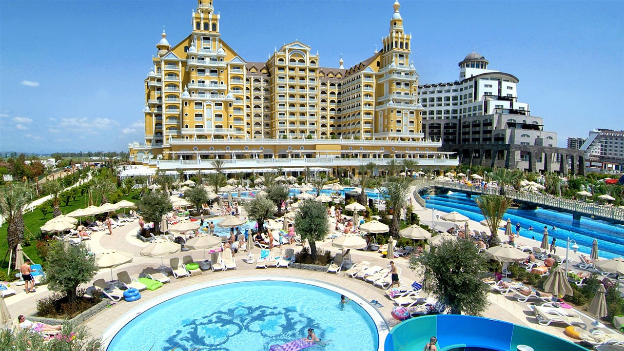 Royal Holiday Palace