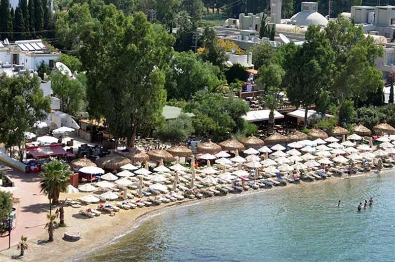 Manuela Hotel