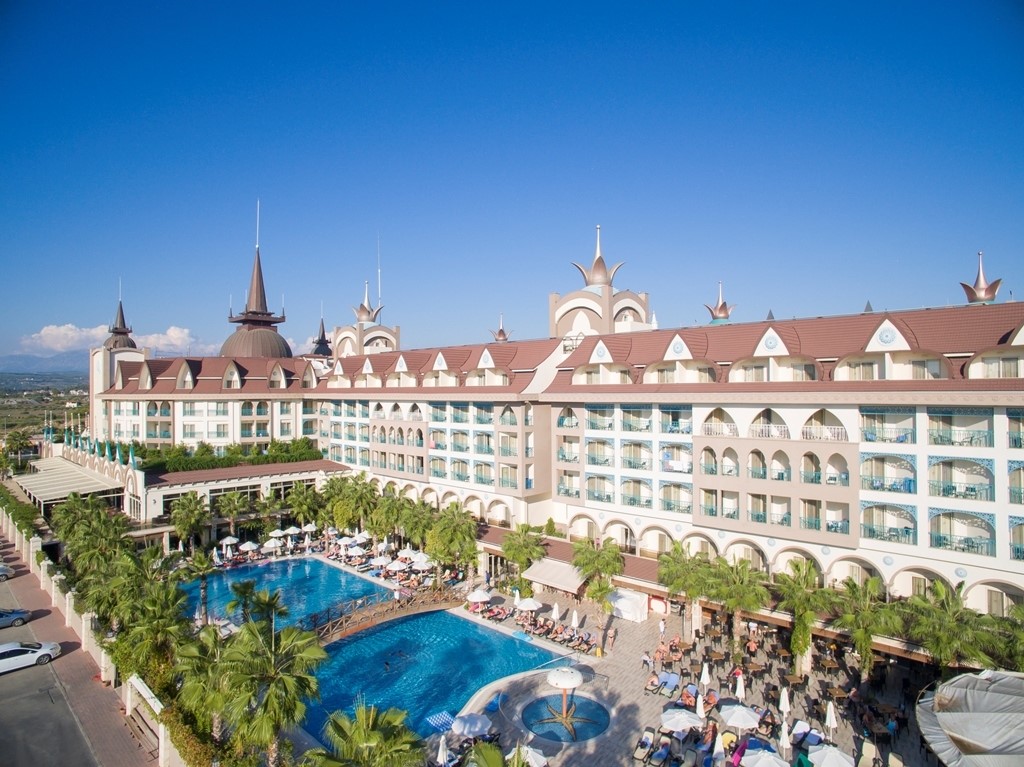 Side Crown Charm Palace