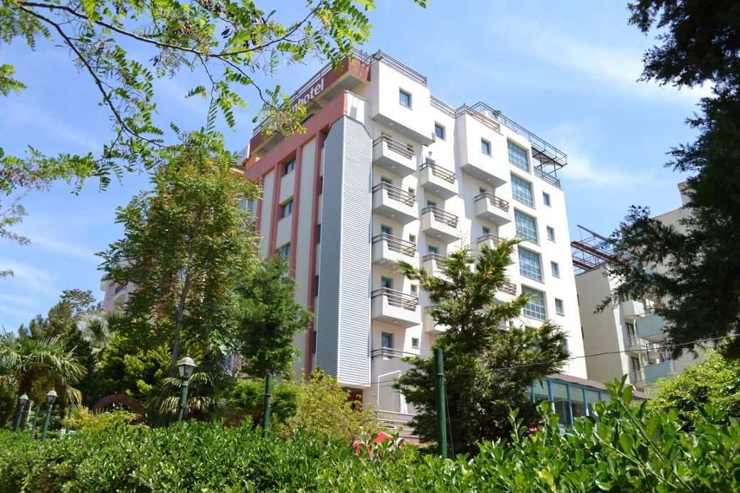 Uslan Hotel