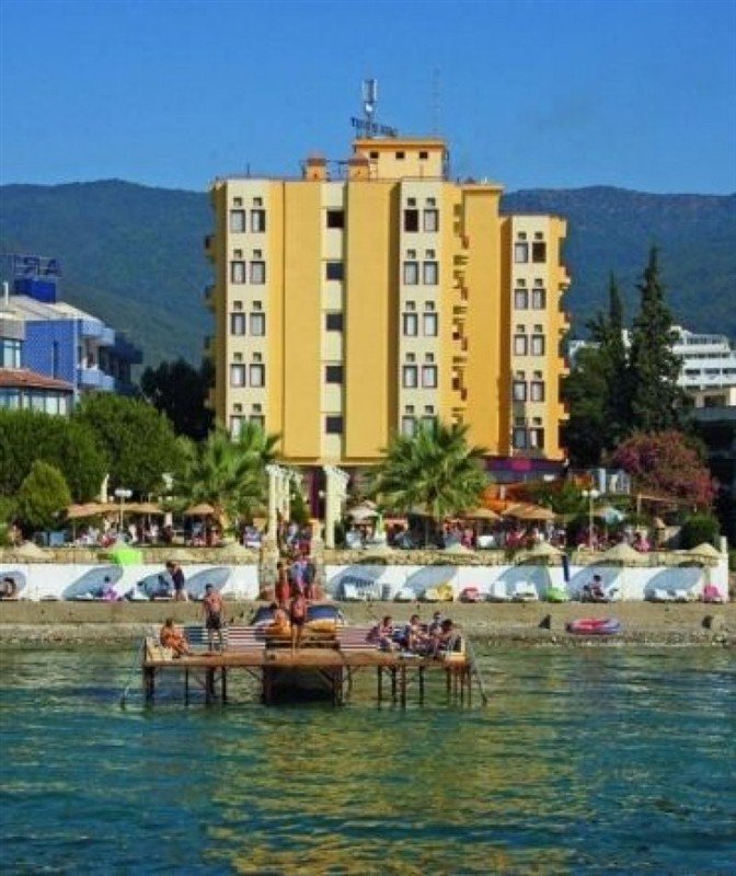 Macellan Beach Hotel