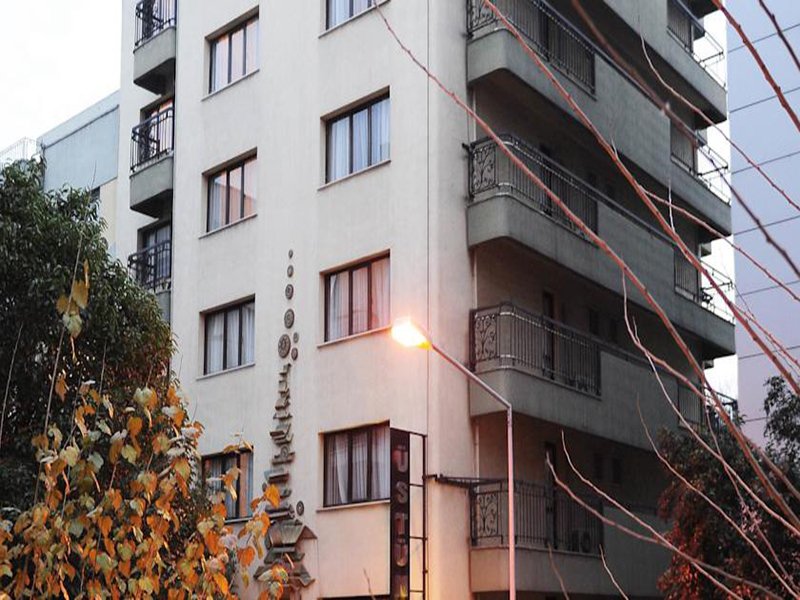 &Uuml;st&uuml;n Otel Alsancak