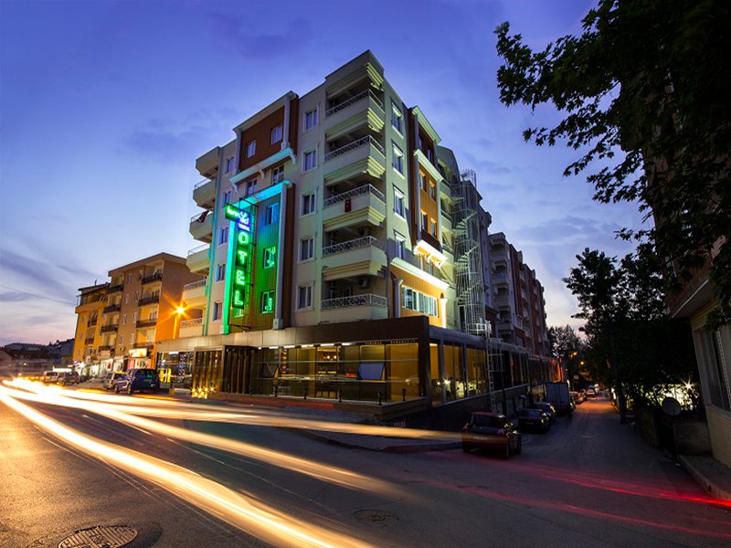 Formback Thermal Hotel