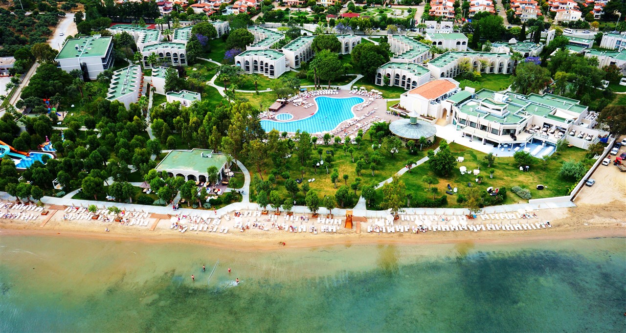 The Roxy Luxury Spa & Beach Resort