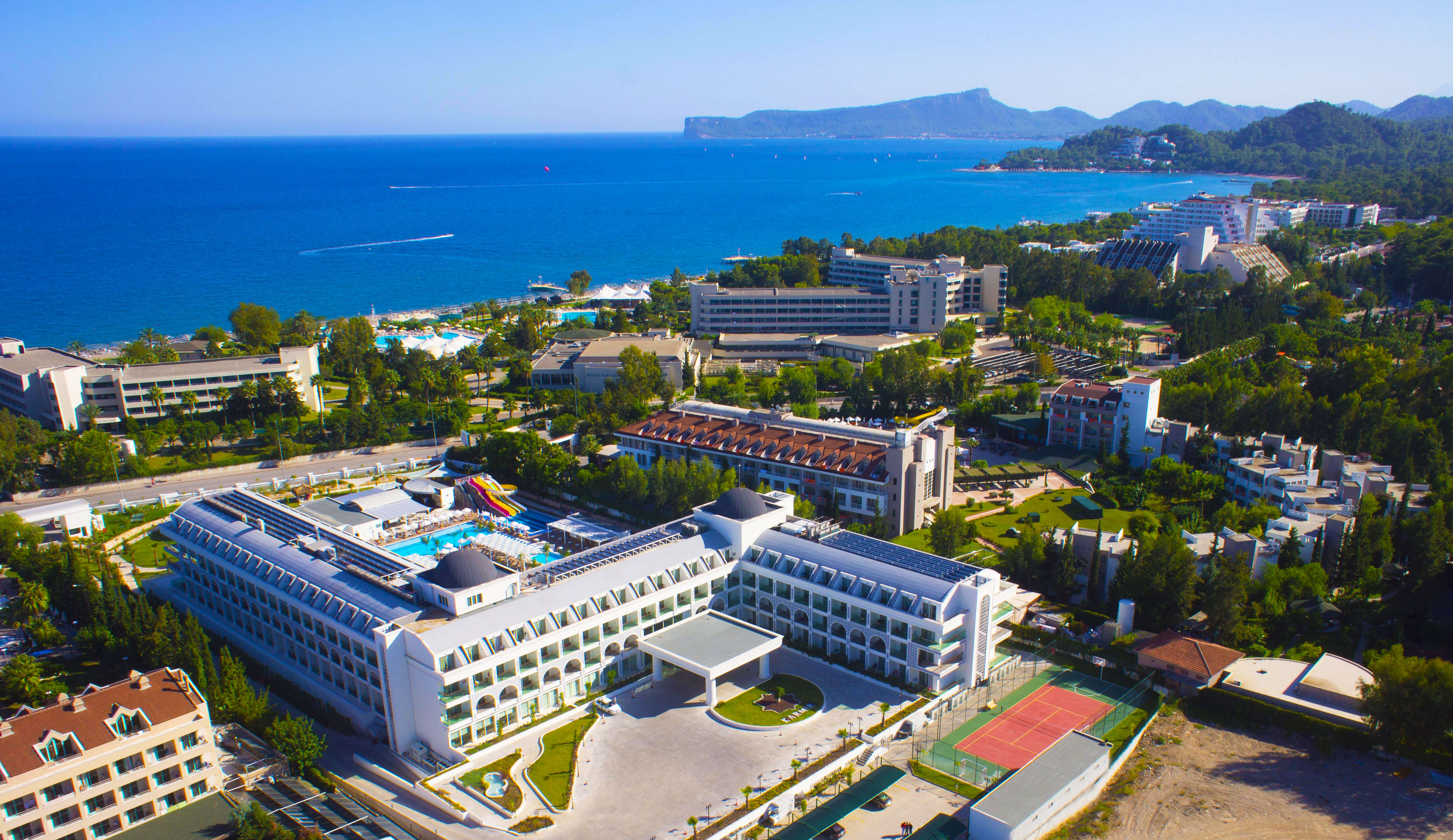 Karmir Resort & Spa